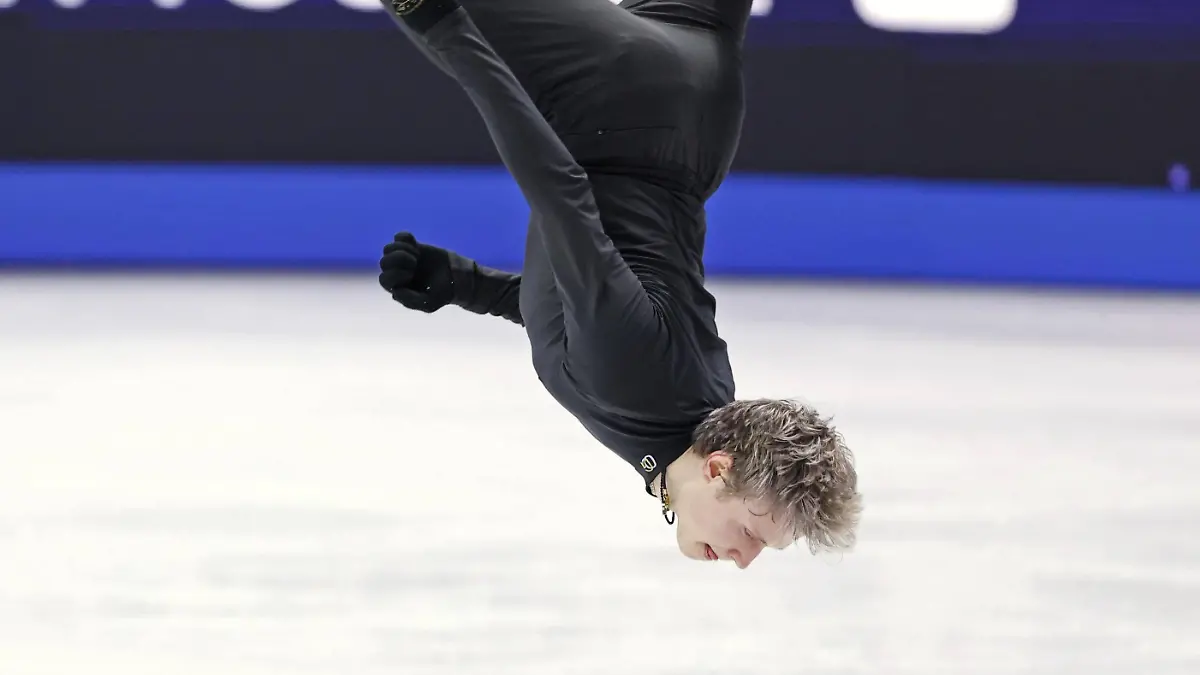 Figure-skating-Eiskunstlauf-World-championships-in-Prague-Ilia-Malinin-of-the-United-States-performs-a-back-flip-during-an-official-practice-session-in-Prague-on-March-24-2026-ahead-of-the-world-figure-skating-championships-beginning-the-following-day