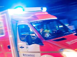 Hamburg & Schleswig-Holstein: Nach Busunfall: zwei Menschen weiter in Lebensgefahr