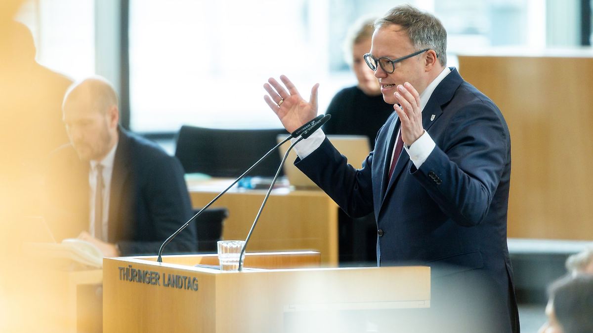 ThüringenVoigt gegen Höcke bei Regierungserklärung im Landtag