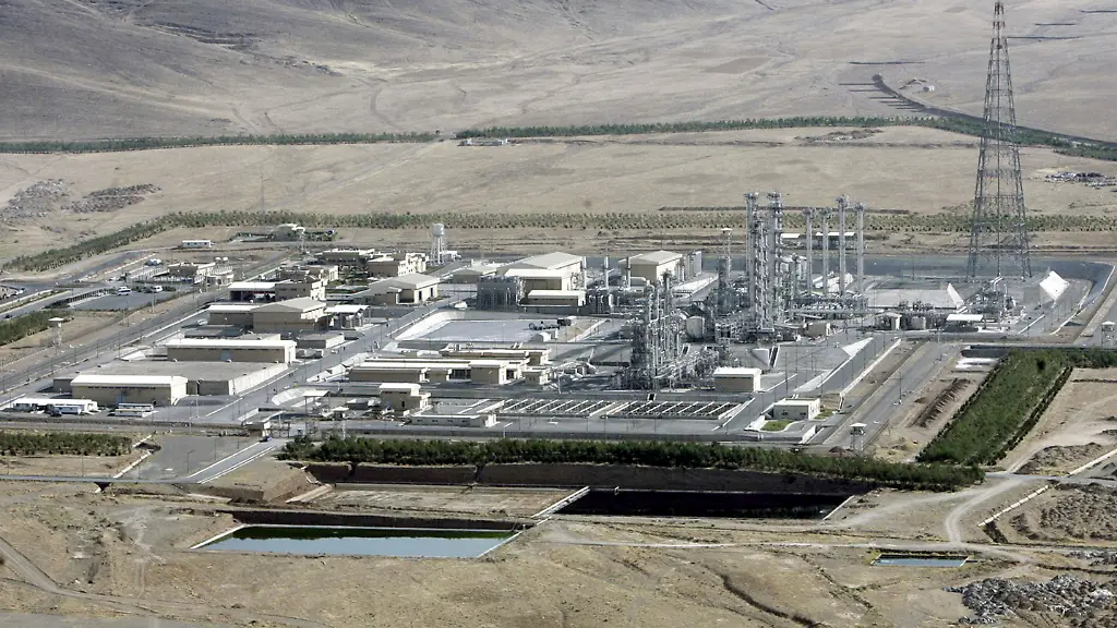 FILE-In-this-Saturday-Aug-26-2006-file-photo-an-aerial-view-of-a-heavy-water-production-plant-in-the-central-Iranian-town-of-Arak-Iran-s-reformers-and-moderate-conservatives-welcomed-an-agreement-between-Iran-and-six-world-powers-on-how-to-implement-a-nuclear-deal-struck-in-November-saying-it-will-shore-up-Iran-s-sanctions-hit-economy-but-hardliners-still-remain-opposed-The-six-nation-group-the-five-permanent-members-of-the-U-N-Security-Council-plus-Germany-and-Iran-have-agreed-to-start-implementing-the-terms-of-the-historic-interim-deal-from-Jan-20-That-will-start-a-six-month-clock-for-a-final-deal-to-be-struck-over-the-Islamic-Republic-s-contested-nuclear-program