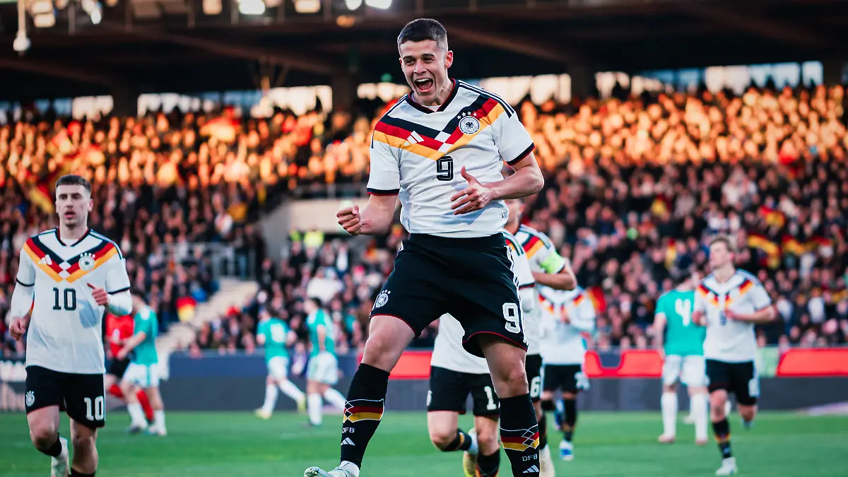 EM-Quali-U-21-Deutschland-vs-Nordirland-27-03-2026-TOR-JUBEL-zum-1-0-durch-Nicolo-Tresoldi-Hannover-96-9-Fussball-EM-Qualifikation-U-21-8-Spieltag-Deutschland-vs-Nordirland-am-27-03-2026-im-Eintracht-Stadion-Braunschweig-DFB-REGULATIONS-PROHIBIT-ANY-USE-OF-PHOTOGRAPHS-AS-IMAGE-SEQUENCES-AND-OR-QUASI-VIDEO