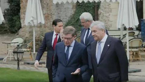 G7