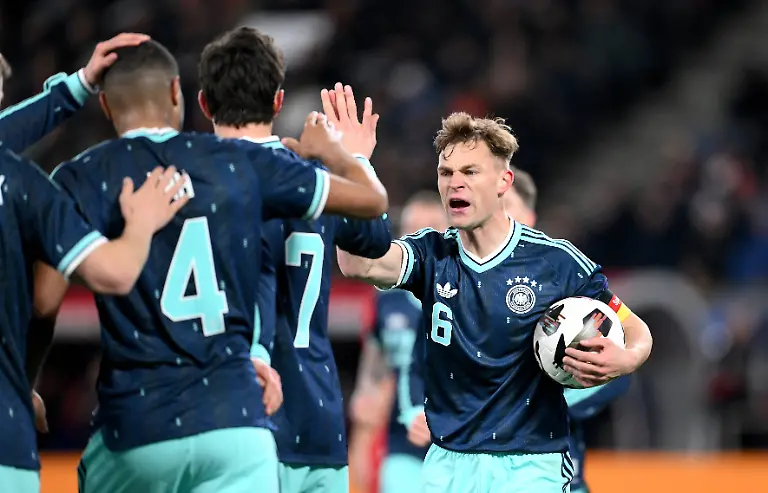 Fussball-International-Testspiel-WM-2026-in-Basel-Schweiz-Deutschland-27-03-2026-Jubel-Deutschland-nach-dem-Tor-zum-1-1-v-li