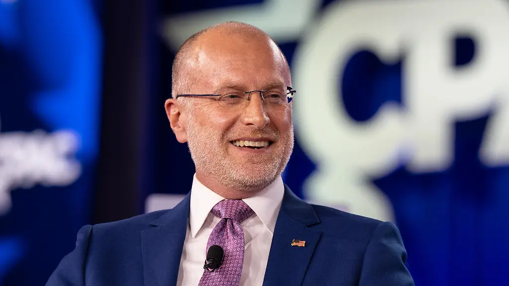 March-27-2026-Grapevine-Texas-USA-Brendan-Carr-FCC-Chairman-in-conversation-with-Julie-Strauss-Levin-General-Counsel-for-America-First-Legal-Foundation-during-day-2-of-CPAC-Conference-at-Gaylord-Texan-Resort-Convention-Center-in-Grapevine-TX-on-March-26-2026