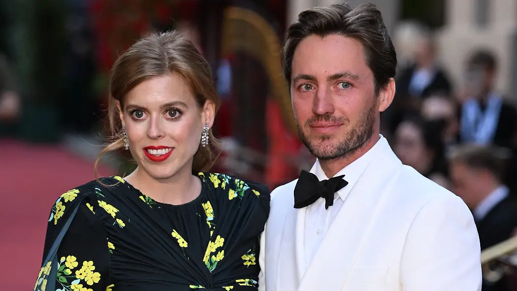 Vogue-World-London-Princess-Beatrice-and-Edoardo-Mapelli-Mozzi-attending-Vogue-World-London-2023-at-Theatre-Royal-Drury-Lane-on-September-14-2023-in-London-UK-Photo-by-Stuart-Hardy-ABACAPRESS-COM-London-London-United-Kingdom-PUBLICATIONxNOTxINxFRAxESPxUKxUSAxBELxPOL-Copyright-xStuartxHardy-ABACAPRESS-COMx-867758-117-StuartxHardy-ABACAPRESS
