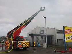 Hunderte fliehen ins Freie: Großbrand bricht in Disco in Baden-Württemberg aus