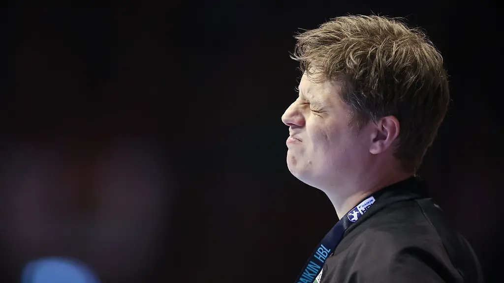 Trotz-der-Pleite-sah-Fuechse-Trainer-Nicolej-Krickau-einen-guten-Auftritt-seines-Teams-in-Magdeburg