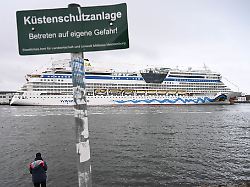 Mecklenburg-Vorpommern: Start der Kreuzfahrtsaison in Rostock-Warnemünde