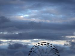 Bayern: Hubschrauber-Einsatz nach Arbeitsunfall in Vergnügungspark