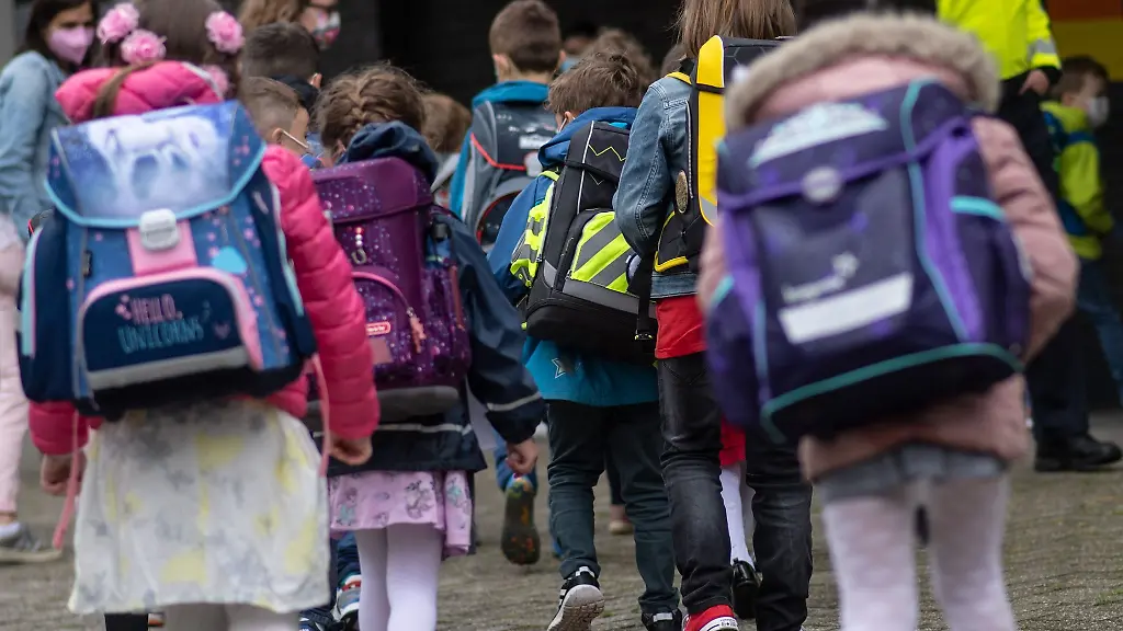 Fuer-Erstklaessler-sollen-in-Hamburg-785-erste-Klassen-eingerichtet-werden