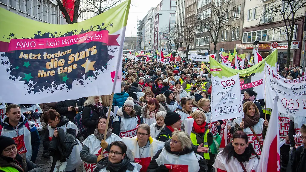 Die-vierte-Verhandlungsrunde-im-Tarifkonflikt-um-die-Awo-NRW-startet-in-Duesseldorf-Vorerst-sind-keine-neuen-Warnstreiks-geplant