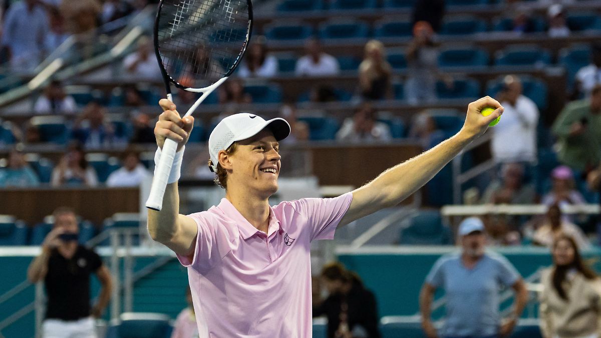 Historisches "Sunshine Double" : Jannik Sinner gelingt, was kein Tennisspieler vor ihm schaffte
