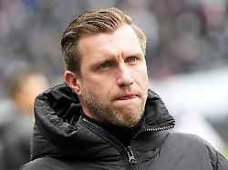 Hessen: Krösche verteidigt Eintracht-Coach Riera