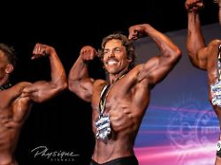 Ganz der Vater: Schwarzeneggers Sohn gewinnt Bodybuilding-Contest