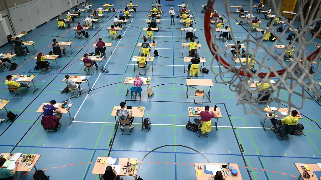 Nicht-dasselbe-Abitur-aber-die-Aufgaben-sollen-ab-2023-aus-einem-gemeinsamen-Pool-entstammen