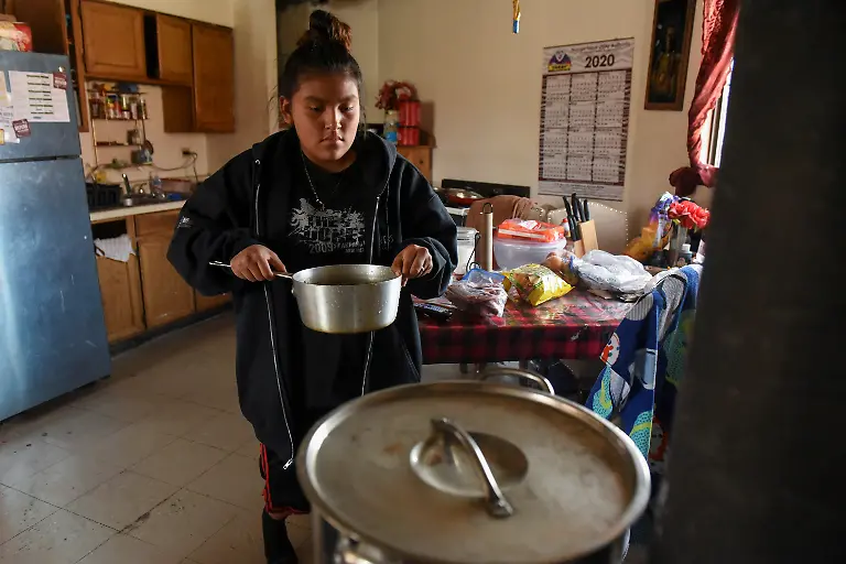 2020-10-05T130121Z-1304292811-RC2DCJ931XAR-RTRMADP-3-CLIMATE-CHANGE-USA-NAVAJO