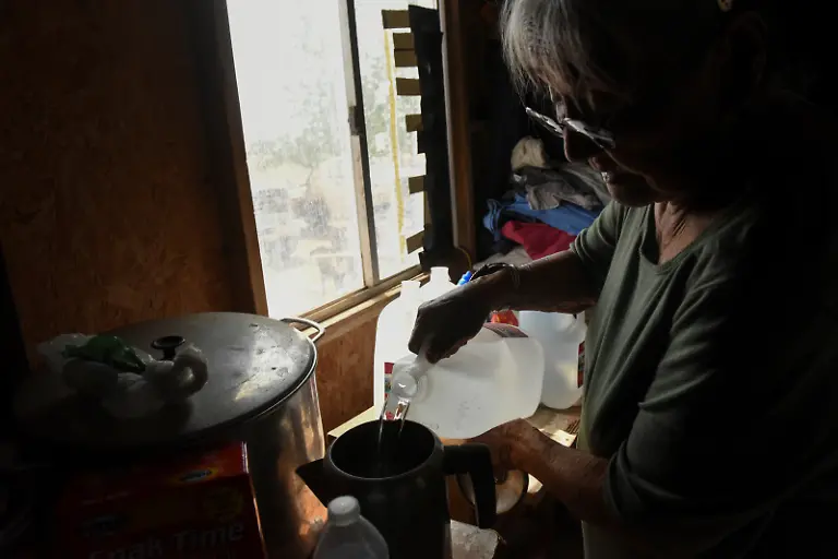 2020-10-05T130118Z-806149194-RC2DCJ9NEF25-RTRMADP-3-CLIMATE-CHANGE-USA-NAVAJO