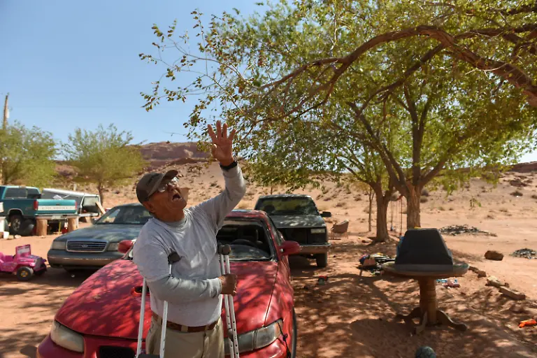 2020-10-05T130122Z-1720747199-RC2DCJ9CAL8I-RTRMADP-3-CLIMATE-CHANGE-USA-NAVAJO