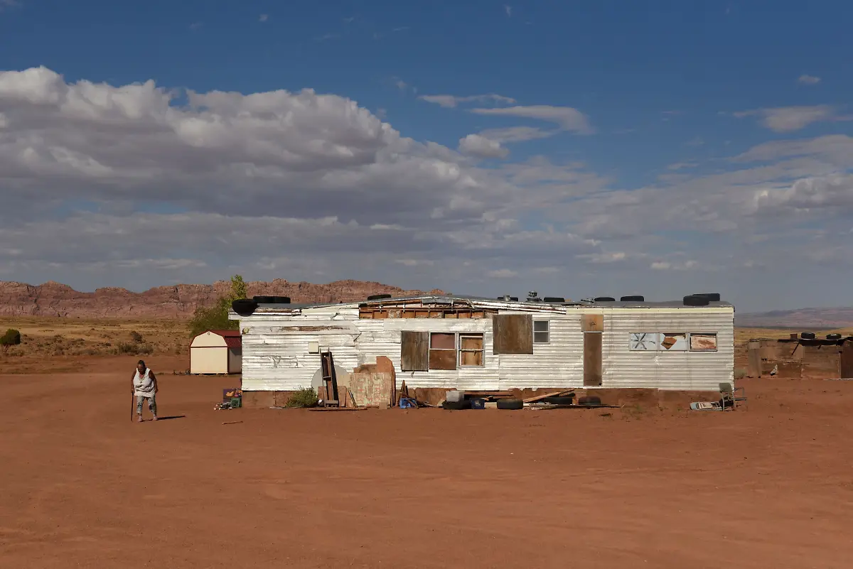 2020-10-05T130122Z-108671261-RC2DCJ9A6MBH-RTRMADP-3-CLIMATE-CHANGE-USA-NAVAJO