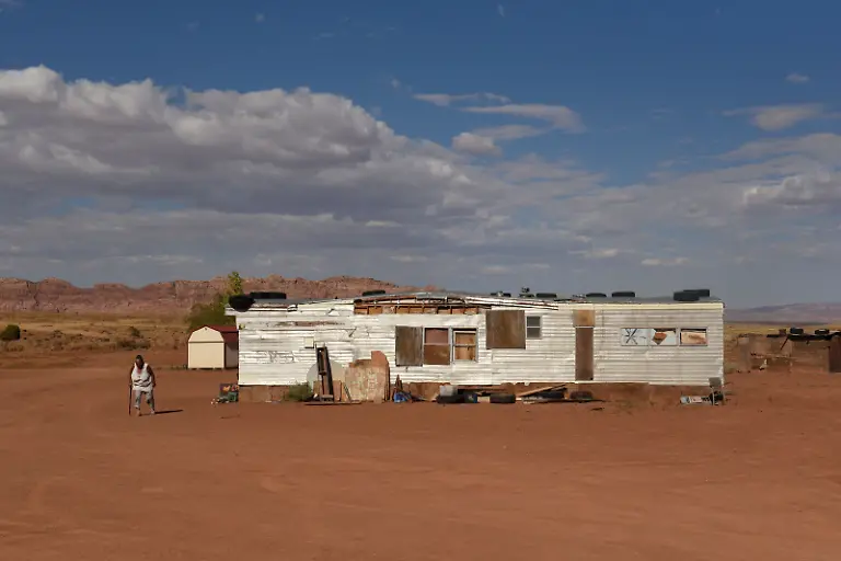 2020-10-05T130122Z-108671261-RC2DCJ9A6MBH-RTRMADP-3-CLIMATE-CHANGE-USA-NAVAJO