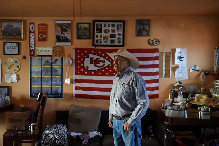 2020-10-05T130119Z-924352278-RC2DCJ99AZCI-RTRMADP-3-CLIMATE-CHANGE-USA-NAVAJO