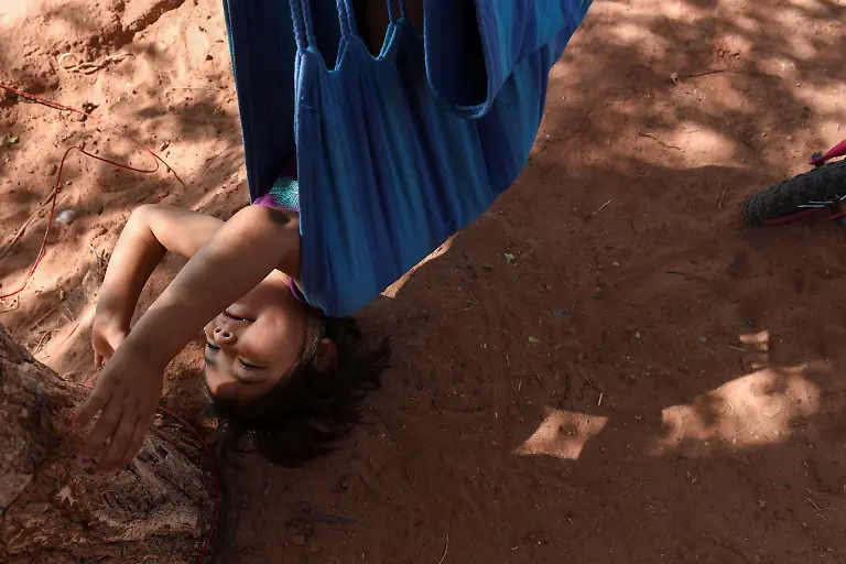 2020-10-05T130124Z-598001466-RC2DCJ93RXNR-RTRMADP-3-CLIMATE-CHANGE-USA-NAVAJO