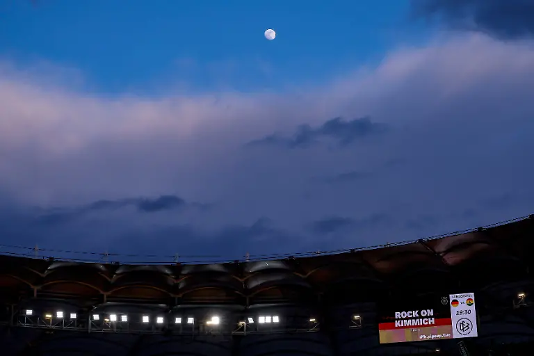 30-03-2026-Fussball-Laenderspiel-Deutschland-Ghana-MHP-Arena-Stuttgart-Saison-2025-2026-Der-Mond-ueber-dem-Stadion-DFB-regulations-prohibit-any-use-of-photographs-as-image-sequences-and-or-quasi-video