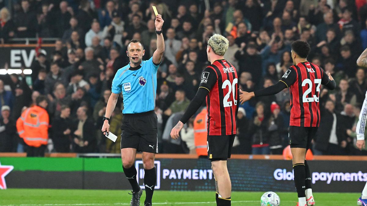 Pfiffe wegen Cucurella-Handspiel: Damals VAR: DFB-Schiri Attwell erzürnt die Gemüter in Stuttgart