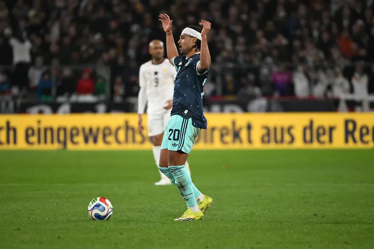 Fussball-Maenner-Laenderspiele-Deutschland-Ghana-MHP-Arena-Serge-Gnabry-Deutschland-reagiert