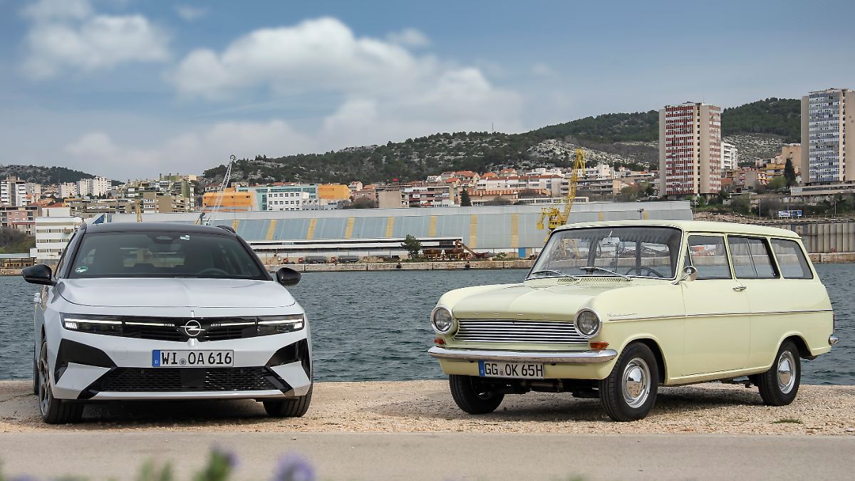 Klassiker oder Neuwagen?: Opels Facelift-Astra hat cooles Licht, aber verliert gegen den 60er-Oldie