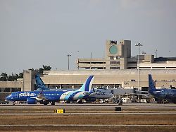 Gouverneur unterzeichnet Gesetz: Flughafen in Florida bekommt Namen von US-Präsident Trump