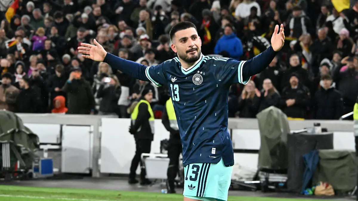 Nagelsmann und Undav im Gespräch an der Seitenlinie