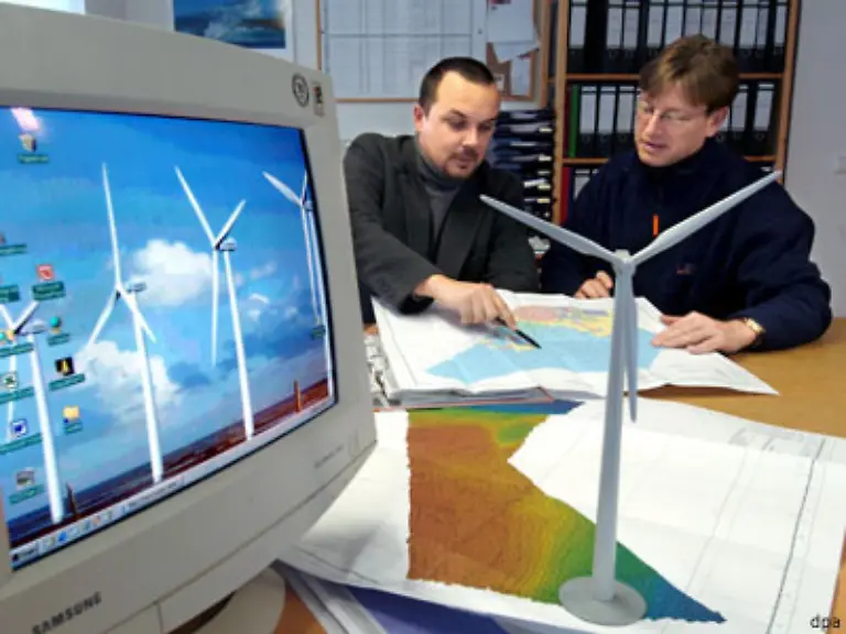 Angestellte-in-Architektur-Ingenieur-und-Planungsbueros-ohne-Berufsausbildung-vor-dem-18-Lebensjahr-verdienen-deutschlandweit-5-25-pro-Stunde