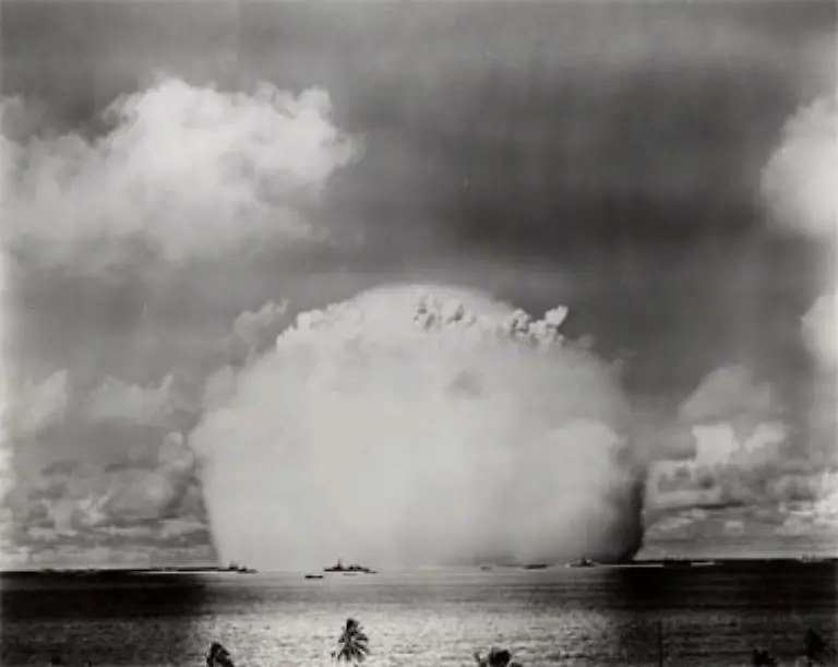 Im-Gegenteil-Vor-allem-die-USA-entwickeln-die-so-genannten-Mini-Nukes-die-auch-in-konventionellen-Kriegen-zum-Einsatz-kommen-sollen