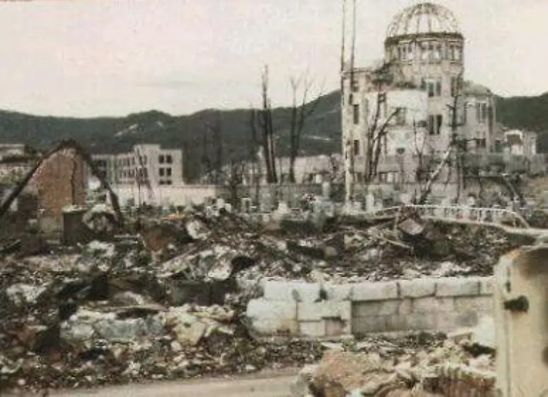 Die-Bilanz-des-Atomwaffensperrvertrages-ist-zwiespaeltig-Auf-der-einen-Seite-haben-sich-einige-Laender-wie-Suedafrika-Brasilien-und-zuletzt-Libyen-zum-Verzicht-auf-Atomwaffen-bereit-erklaert-nachdem-sie-zuvor-den-Besitz-dieser-Waffen-angestrebt-hatten