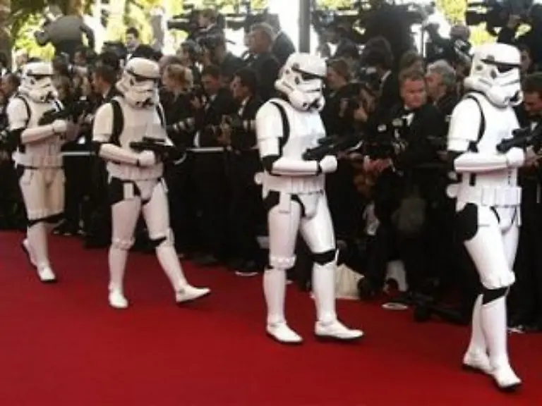 31-3-1985-Zum-ersten-Mal-wird-die-komplette-Star-Wars-Trilogie-zusammenhaengend-in-US-amerikanischen-Kinos-gezeigt