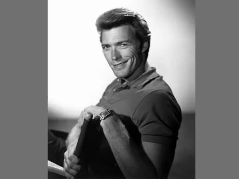 Nach-seinem-abgeschlossenen-Betriebswirtschafts-Studium-heiratete-er-1953-Maggie-Johnson-Sohn-Kyle-Eastwood-wurde-1968-Tochter-Alison-Eastwood-1972-geboren