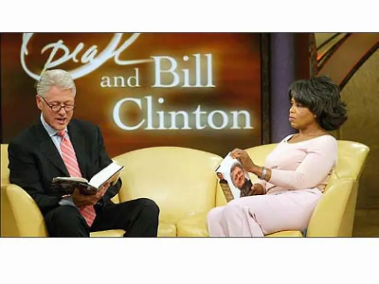 Bill-Clinton-liest-exklusiv-fuer-Oprah-Winfrey-aus-seinen-Memoiren