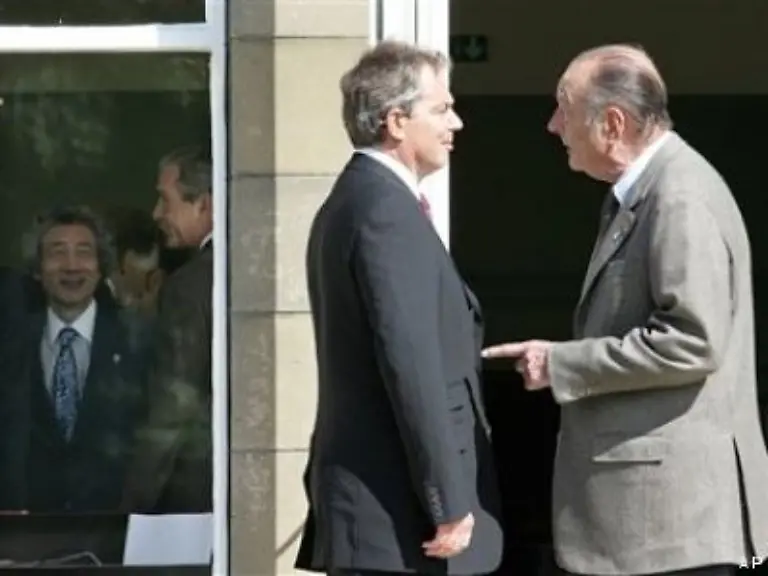 Es-sei-ziemlich-deutlich-dass-es-sich-um-terroristische-Anschlaege-handele-sagte-ein-sichtlich-geschockter-Blair