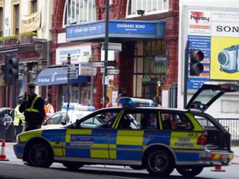 London-sei-eine-Hochburg-islamistischer-Propaganda-in-Europa-zumal-der-britische-Premierminister-Tony-Blair-als-engster-Verbuendeter-von-US-Praesident-George-W-Bush-gelte-Es-gab-massive-Drohungen-permanent-seit-der-Involvierung-der-britischen-Regierung-in-den-Irak-Krieg
