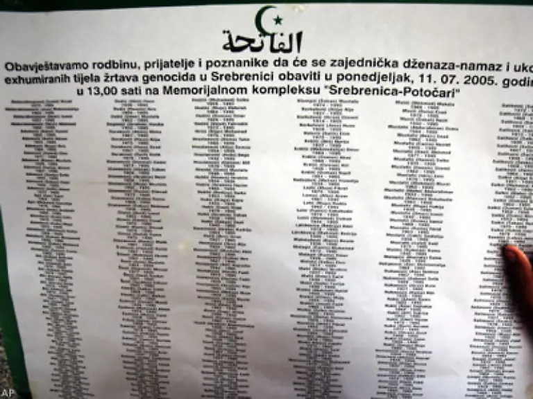 Die-Identifizierung-der-Opfer-ist-schwierig-In-mehr-als-7-000-Saecken-liegen-noch-Leichenteile