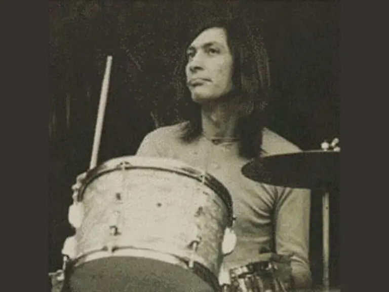 Zur-ersten-Besetzung-gehoerte-neben-Mick-Jagger-und-Keith-Richards-schon-der-Schlagzeuger-Charlie-Watts-der-auch-2005-wieder-mit-auf-Welttournee-geht