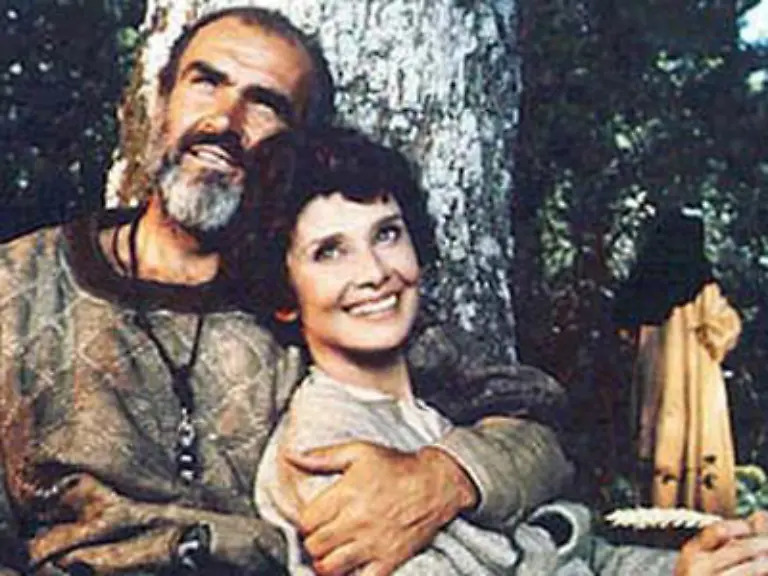 und-auch-im-Sherwood-Forrest-konnte-er-es-nicht-lassen-An-der-Seite-von-Maid-Marian-alias-Audrey-Hepburn-beschuetzt-er-Witwen-Waisen-und-weitere-Personen-vor-dem-boesen-Sheriff-von-Nottingham