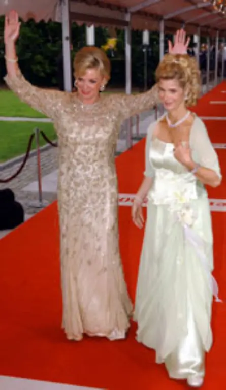 Alpha-Weibchen-koennen-elegant-aussehen-wie-Liz-Mohn-hier-mit-ihrer-Tochter-Brigitte