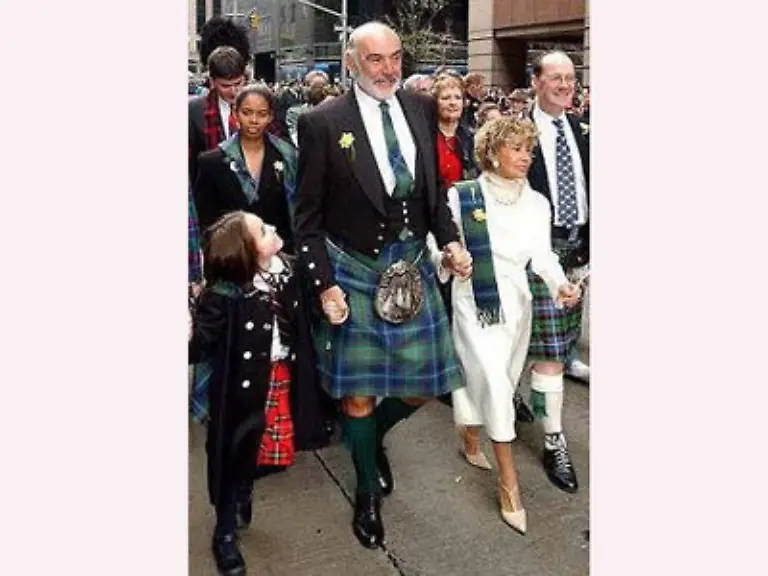 Das-haelt-ihn-jedoch-nicht-davon-ab-mit-seiner-Frau-Micheline-ueberwiegend-in-Marbella-oder-auf-den-Bahamas-zu-leben