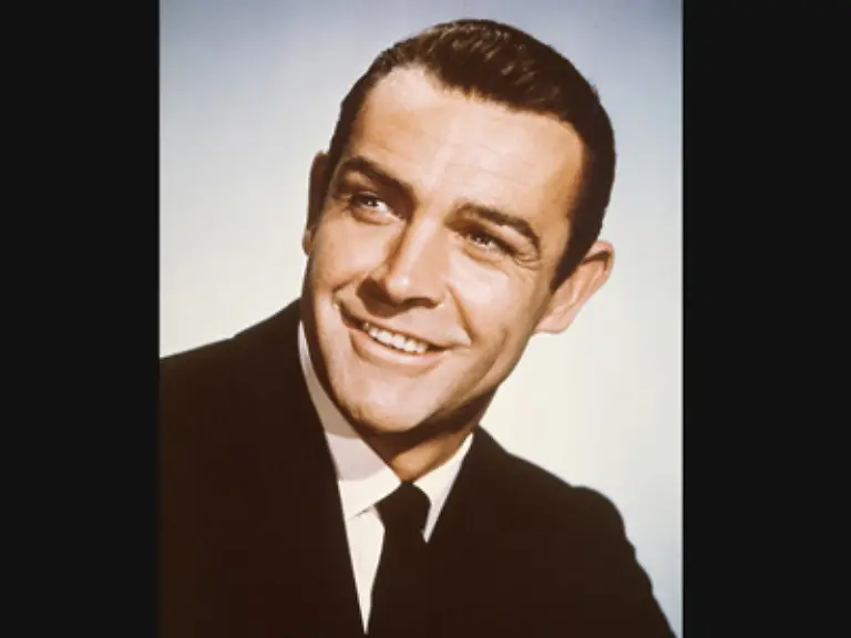 ehe-er-1950-in-Edinburgh-zum-Mister-Scotland-gewaehlt-wurde-und-bei-der-Endausscheidung-des-Mister-Universum-Wettbewerbs-den-dritten-Platz-belegte