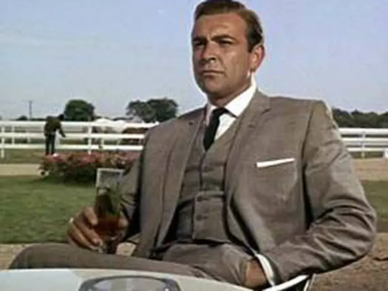 1997-wurde-Connery-von-der-Film-Society-of-Lincoln-Center-mit-einem-Galatribut-ausgezeichnet-und-1998-ehrte-die-BAFTA-ihn-mit-ihrem-hoechsten-Preis-der-British-Academy-Fellowship