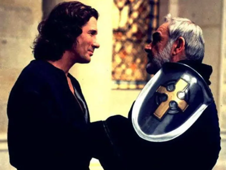 Die-vaeterliche-Rolle-liegt-dem-Vater-eines-Sohnes-auch-in-Der-erste-Ritter-mit-Richard-Gere