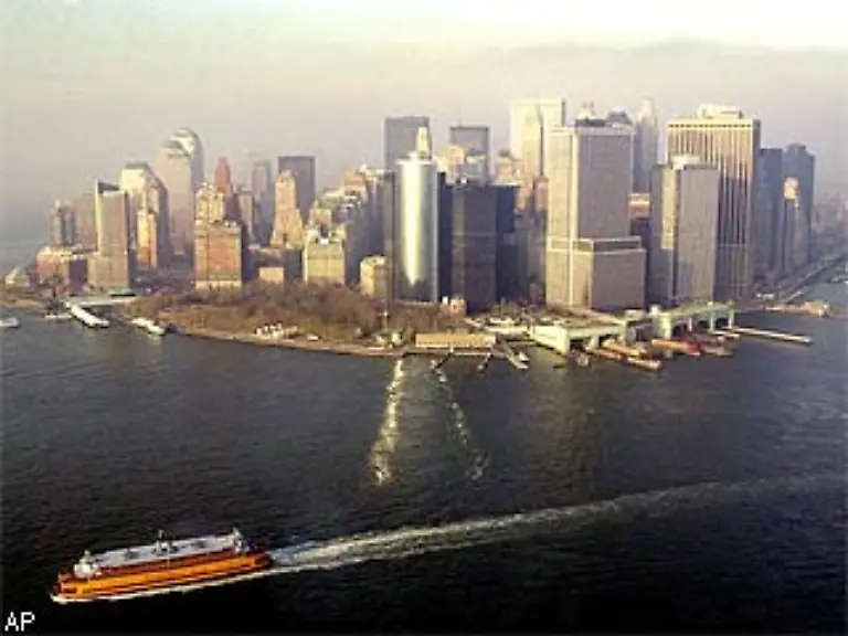 Die-Skyline-von-Manhattan-sechs-Monate-spaeter-Das-World-Trade-Center-stand-im-linken-Drittel-der-Skyline