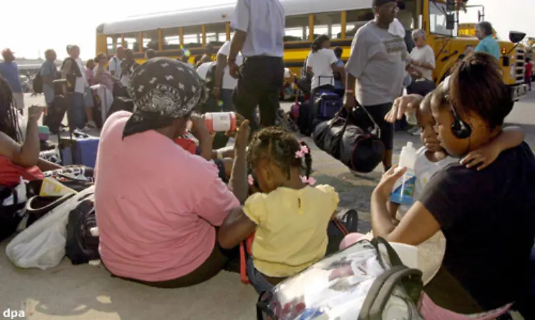 Hilfe-vom-Staat-soll-nach-dem-Hurrikan-koordiniert-und-zuegig-angeboten-werden-anders-als-nach-der-Katrina-Katastrophe-in-New-Orleans-Den-Behoerden-und-der-Regierung-werden-schwere-Versaeumnisse-vorgeworfen